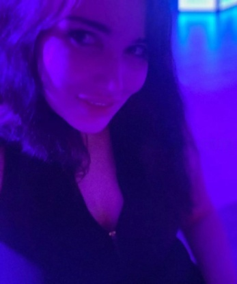 Позволь мне рассказать о себе. У меня широкий спектр услуг и возможностей, чтобы сделать твой досуг незабываемым. Я могу стать твоей нежной компаньонкой, с которой ты сможешь провести время, полное страсти и наслаждения. Мои услуги простираются от классического эскорта до эксклюзивных фэнтези. Я знаю, как доставить настоящее удовольствие и выполнить самые скромные или смелые желания. У меня много положительных отзывов от моих клиентов, которые говорят о моей красоте, нежности и профессионализме. Фото на моей странице подтвердят мою привлекательность и сексуальность. Жду встречи с тобой в Москве для незабываемого опыта! 🌹💋 48, 28 лет