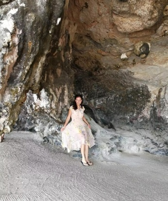 Позволь мне рассказать о себе. У меня широкий спектр услуг и возможностей, чтобы сделать твой досуг незабываемым. Я могу стать твоей нежной компаньонкой, с которой ты сможешь провести время, полное страсти и наслаждения. Мои услуги простираются от классического эскорта до эксклюзивных фэнтези. Я знаю, как доставить настоящее удовольствие и выполнить самые скромные или смелые желания. У меня много положительных отзывов от моих клиентов, которые говорят о моей красоте, нежности и профессионализме. Фото на моей странице подтвердят мою привлекательность и сексуальность. Жду встречи с тобой в Москве для незабываемого опыта! 🌹💋 48, 28 лет