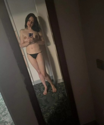 Позволь мне рассказать о себе. У меня широкий спектр услуг и возможностей, чтобы сделать твой досуг незабываемым. Я могу стать твоей нежной компаньонкой, с которой ты сможешь провести время, полное страсти и наслаждения. Мои услуги простираются от классического эскорта до эксклюзивных фэнтези. Я знаю, как доставить настоящее удовольствие и выполнить самые скромные или смелые желания. У меня много положительных отзывов от моих клиентов, которые говорят о моей красоте, нежности и профессионализме. Фото на моей странице подтвердят мою привлекательность и сексуальность. Жду встречи с тобой в Москве для незабываемого опыта! 🌹💋 48, 28 лет