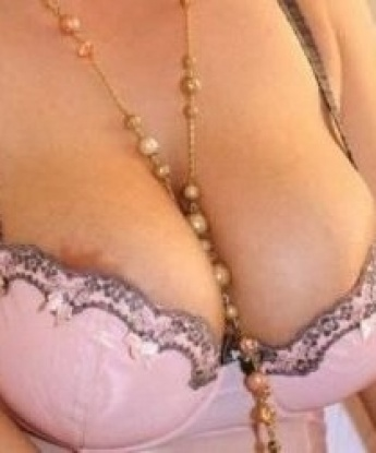 У меня опыт и фантазия - вот что я использую для того, чтобы ты ощущал себя по-настоящему особенным. Мои шарм и стиль подчеркивают мою естественную красоту, о которой ты сможешь убедиться, глядя на мои фото. Живу я в Москве, и готова приехать к тебе в любой уголок Москвы, чтобы ты мог окунуться в мир страсти и наслаждения. Мои услуги разнообразны: классический секс, оральные ласки, массаж и многое другое. А отзывы моих клиентов говорят сами за себя - они впечатлены моим профессионализмом и страстностью. Не упусти свой шанс - я жду тебя! 😘🔥 12513, 34 года