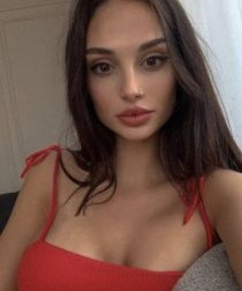 Я истинная профессионалка в своем деле, и мои услуги подарят вам незабываемые мгновения удовольствия. Будьте уверены, что со мной вы испытаете не только физическое наслаждение, но и источник эмоционального удовлетворения. Фото настоящие, отзывы довольных клиентов говорят сами за себя. Жду вас в Москве, чтобы сделать наши встречи запоминающимися. 💋❤️💫 14254, 24 года